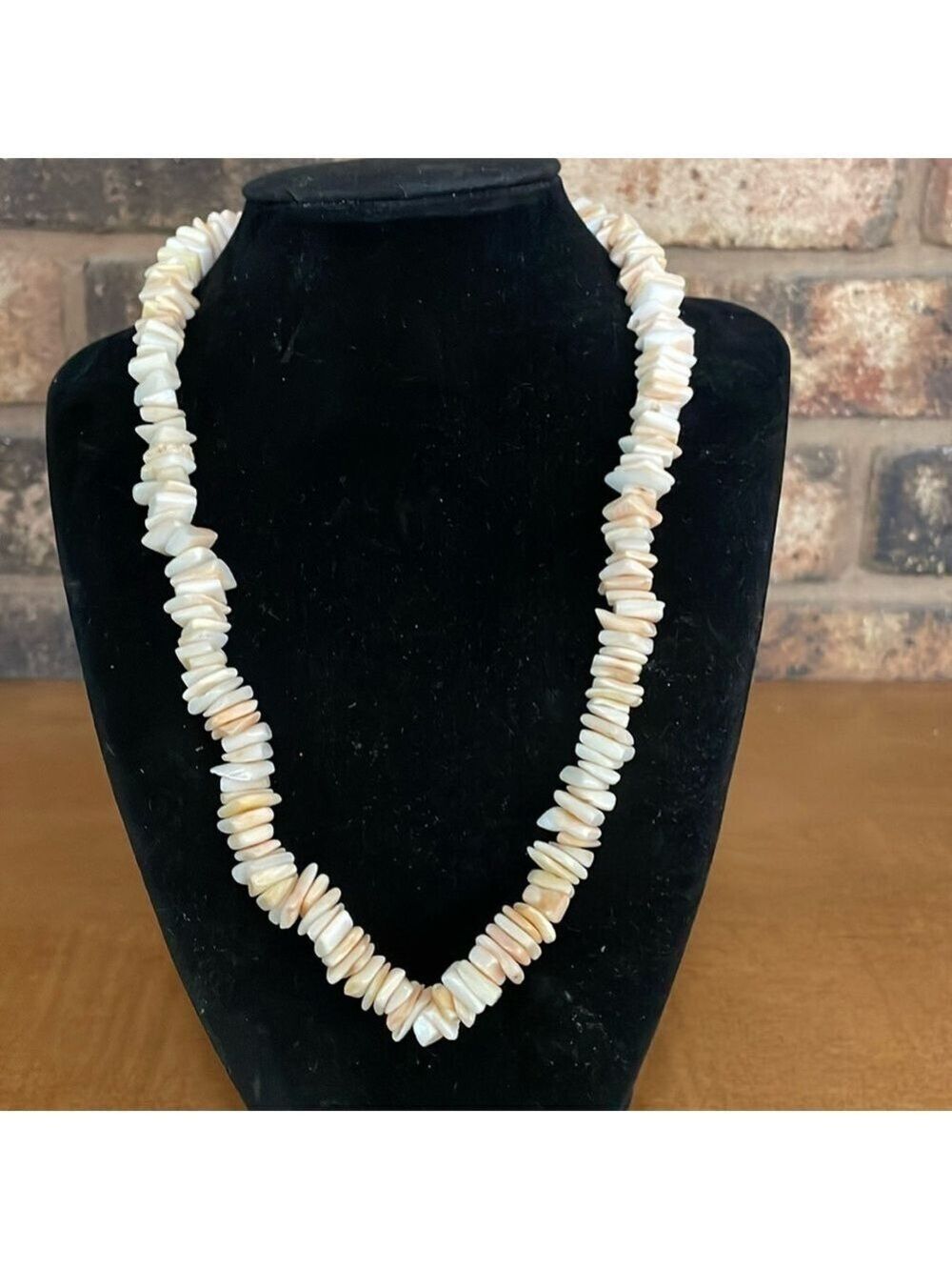 Vintage 1980's Peach Orange Conch Shell Necklace